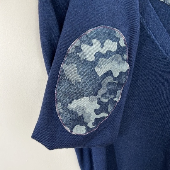 𝅺robert Graham l Wool/Silk Blend Blue Long Sleeve Cardigan - Picture 2 of 7